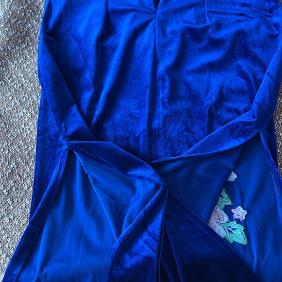 Traditional Asian dress. Never worn. - Picture 5 of 5